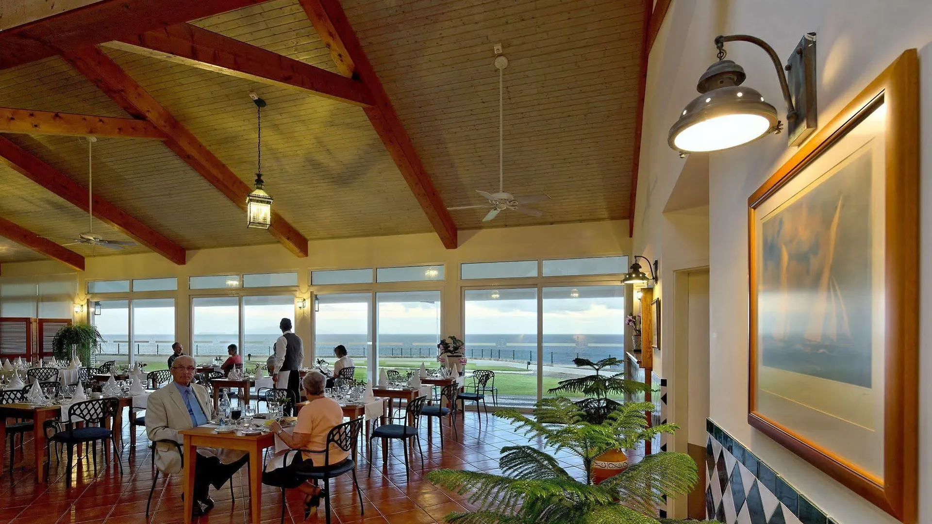 Albatroz Beach & Yacht Club Santa Cruz  Portugália